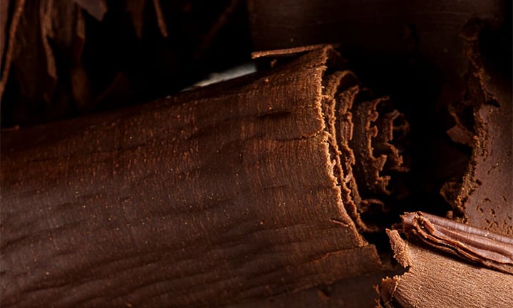 Domori-trucioli-cioccolato-closeup-720x432px