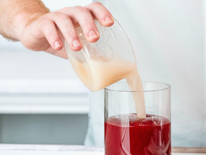 Ravifruit - Signature Fruit - pouring