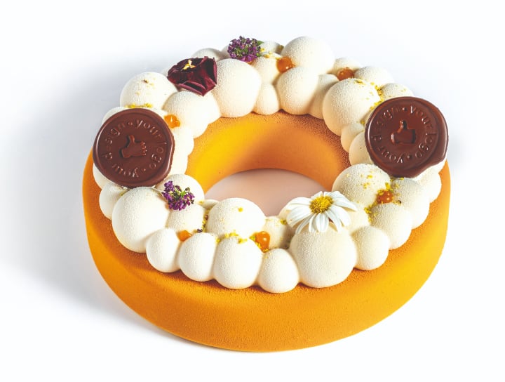 Dobla cake customized decoration