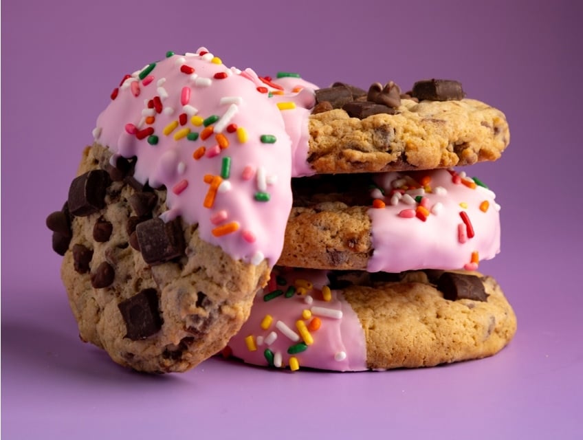 IRCA Since chocolate chips cookies with sprinkles