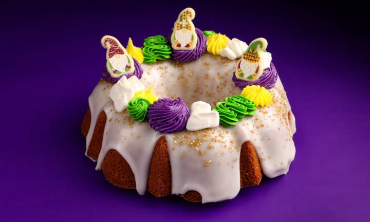 graffiti sprinkles gnomes cake with colored sugar