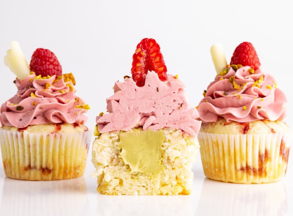 graffiti sprinkles raspberry cupcakes with krunches