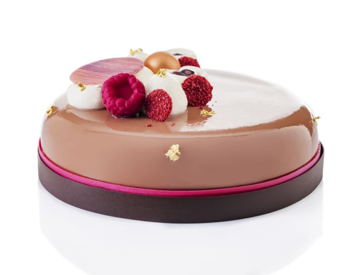 IRCA Since cake raspberry glaze