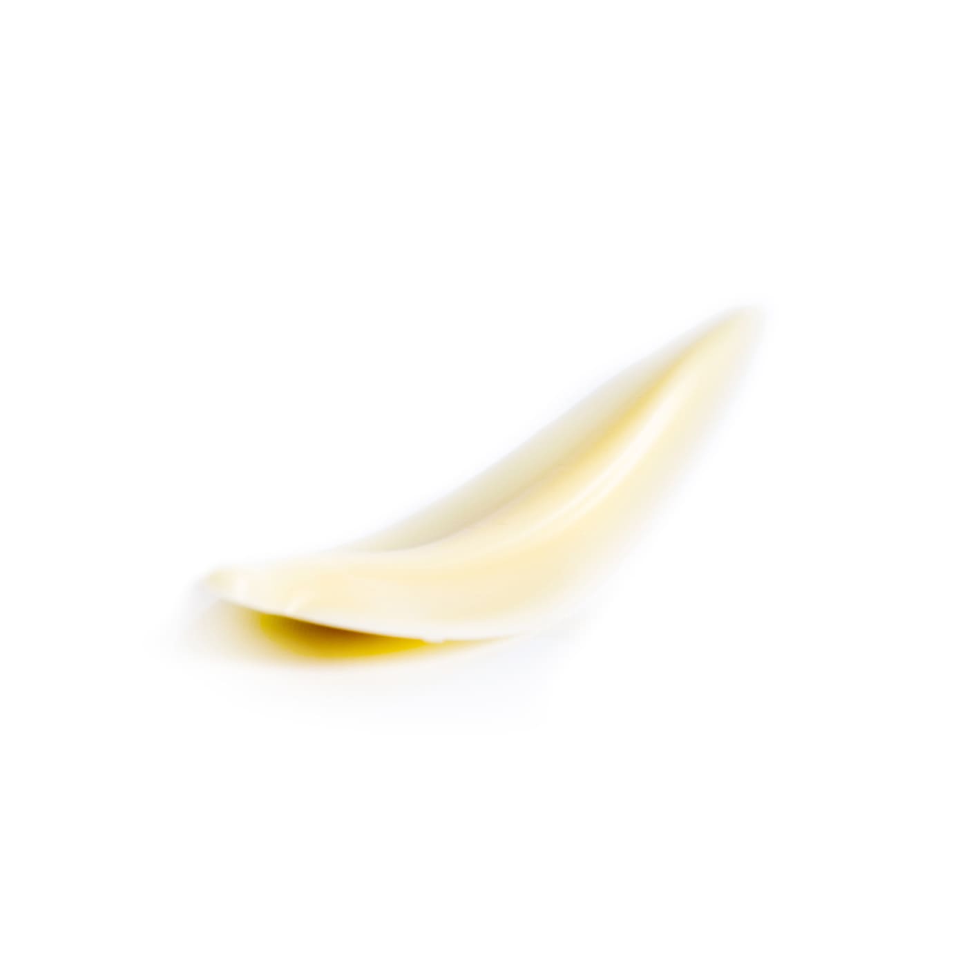 Curvy elegance white