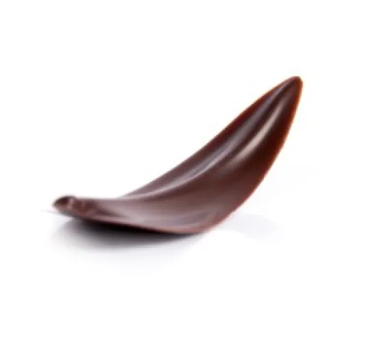Elegância curvilínea escura