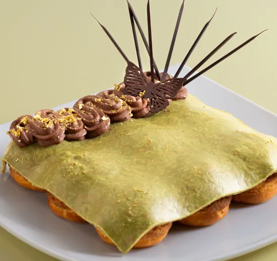 Dubai Pistachio Profiterole